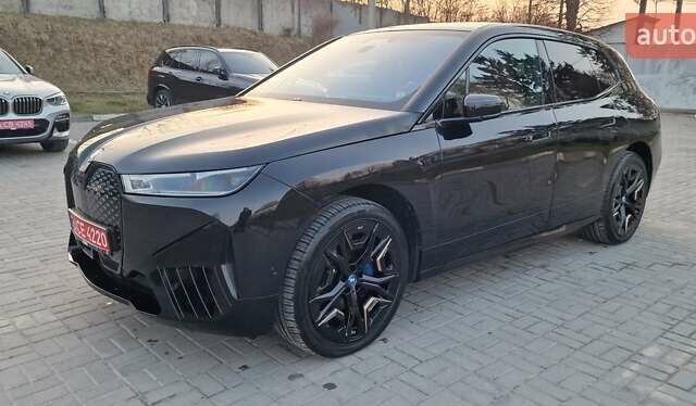 Черный БМВ iX, объемом двигателя 0 л и пробегом 48 тыс. км за 64999 $, фото 1 на Automoto.ua