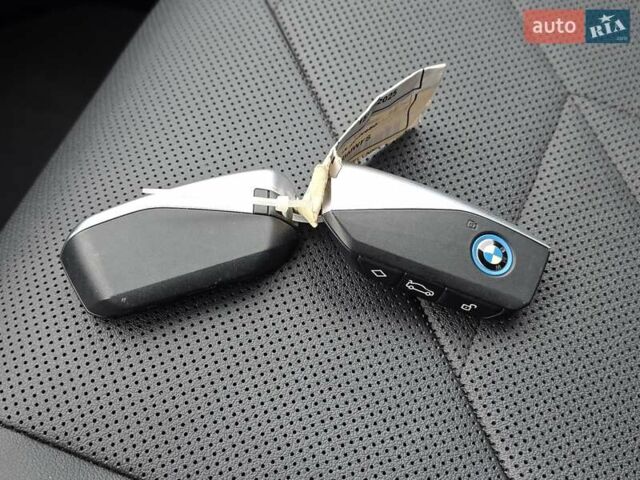 Черный БМВ iX, объемом двигателя 0 л и пробегом 98 тыс. км за 58800 $, фото 116 на Automoto.ua