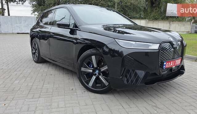 Черный БМВ iX, объемом двигателя 0 л и пробегом 98 тыс. км за 58800 $, фото 50 на Automoto.ua