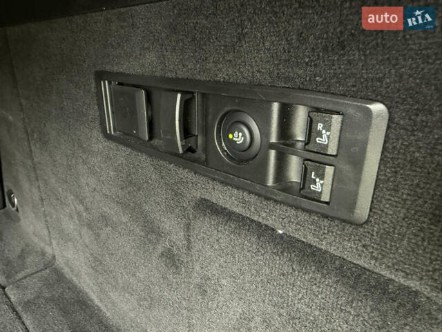 Черный БМВ iX, объемом двигателя 0 л и пробегом 46 тыс. км за 67999 $, фото 23 на Automoto.ua