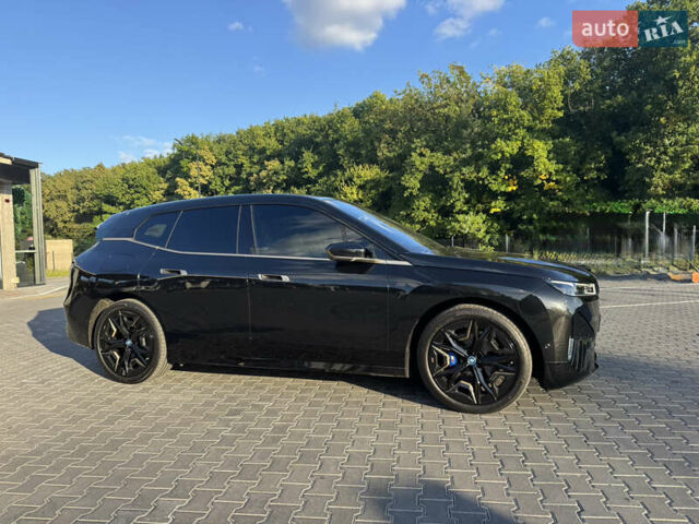 Черный БМВ iX, объемом двигателя 0 л и пробегом 6 тыс. км за 92000 $, фото 6 на Automoto.ua