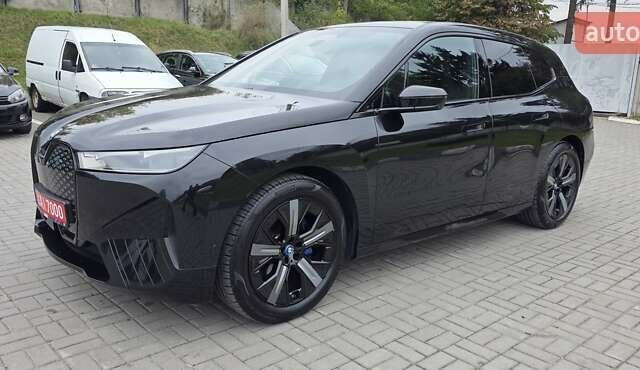 Черный БМВ iX, объемом двигателя 0 л и пробегом 98 тыс. км за 58800 $, фото 44 на Automoto.ua