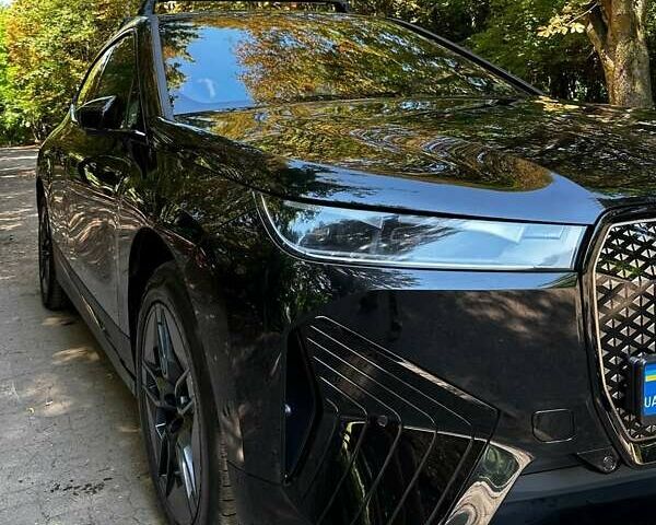 Черный БМВ iX, объемом двигателя 0 л и пробегом 59 тыс. км за 52500 $, фото 3 на Automoto.ua
