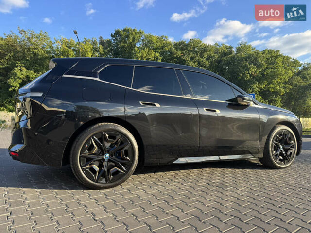 Черный БМВ iX, объемом двигателя 0 л и пробегом 6 тыс. км за 92000 $, фото 1 на Automoto.ua
