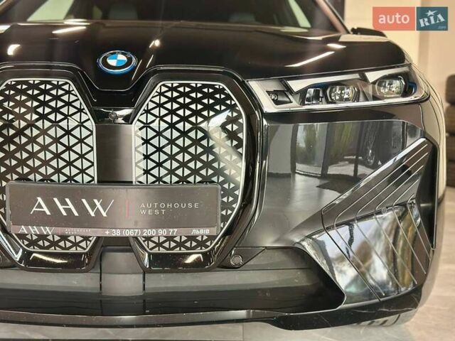 Черный БМВ iX, объемом двигателя 0 л и пробегом 62 тыс. км за 60390 $, фото 3 на Automoto.ua