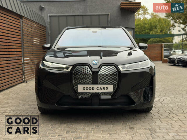 Черный БМВ iX, объемом двигателя 0 л и пробегом 38 тыс. км за 72000 $, фото 1 на Automoto.ua