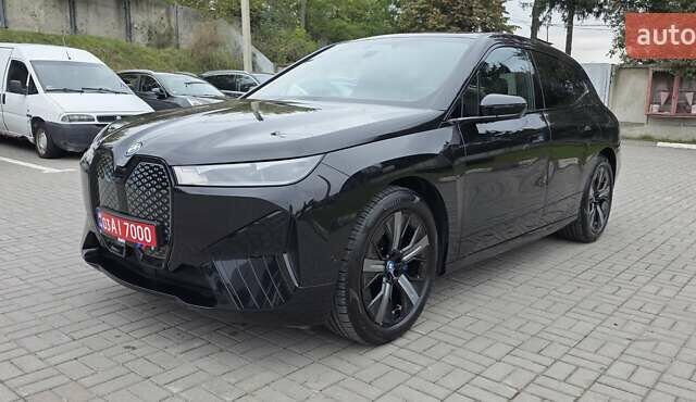 Черный БМВ iX, объемом двигателя 0 л и пробегом 98 тыс. км за 58800 $, фото 45 на Automoto.ua