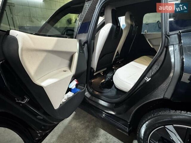 Черный БМВ iX, объемом двигателя 0 л и пробегом 27 тыс. км за 58500 $, фото 45 на Automoto.ua
