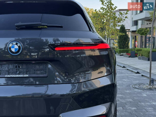 Черный БМВ iX, объемом двигателя 0 л и пробегом 72 тыс. км за 48500 $, фото 26 на Automoto.ua