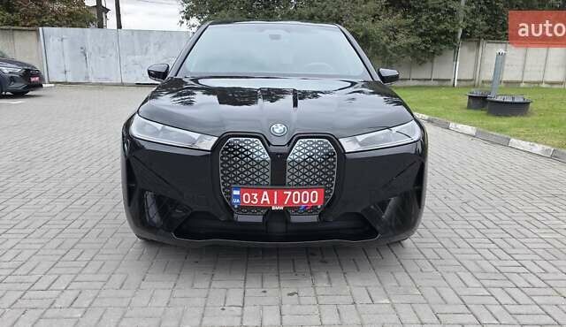 Черный БМВ iX, объемом двигателя 0 л и пробегом 98 тыс. км за 58800 $, фото 7 на Automoto.ua