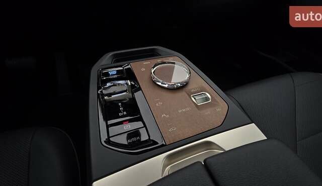 Черный БМВ iX, объемом двигателя 0 л и пробегом 98 тыс. км за 58800 $, фото 86 на Automoto.ua