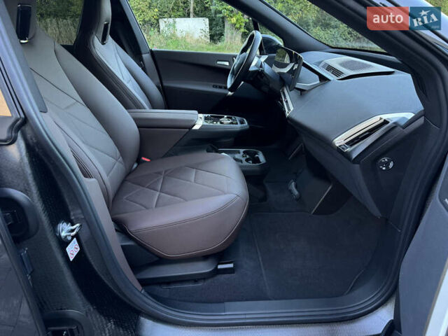 Черный БМВ iX, объемом двигателя 0 л и пробегом 72 тыс. км за 48500 $, фото 31 на Automoto.ua