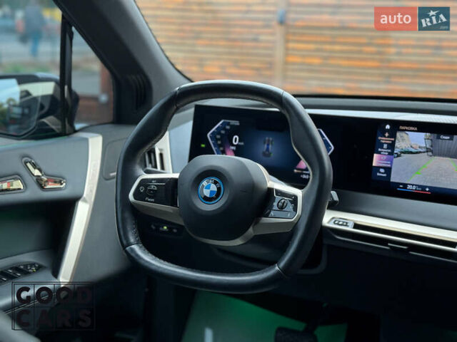 Черный БМВ iX, объемом двигателя 0 л и пробегом 38 тыс. км за 72000 $, фото 27 на Automoto.ua