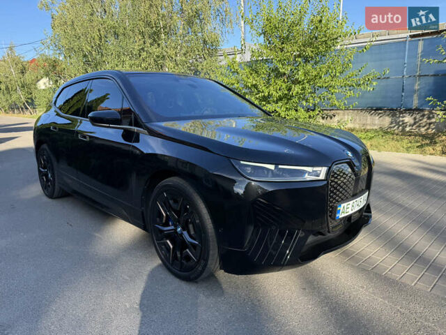Черный БМВ iX, объемом двигателя 0 л и пробегом 5 тыс. км за 93532 $, фото 4 на Automoto.ua