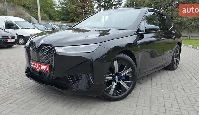 Черный БМВ iX, объемом двигателя 0 л и пробегом 98 тыс. км за 58800 $, фото 56 на Automoto.ua