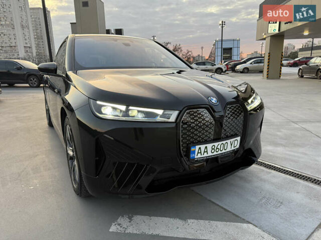 Черный БМВ iX, объемом двигателя 0 л и пробегом 19 тыс. км за 54800 $, фото 2 на Automoto.ua