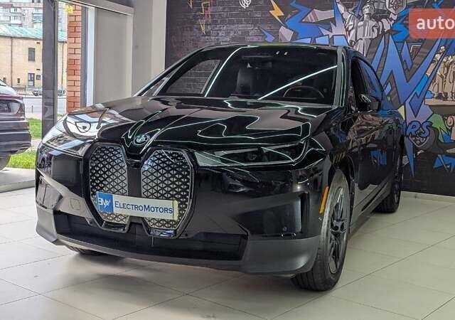 Чорний БМВ iX, об'ємом двигуна 0 л та пробігом 23 тис. км за 62399 $, фото 12 на Automoto.ua