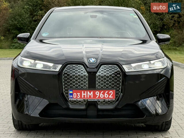 Черный БМВ iX, объемом двигателя 0 л и пробегом 46 тыс. км за 67999 $, фото 6 на Automoto.ua