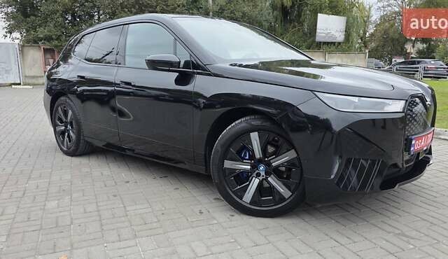Черный БМВ iX, объемом двигателя 0 л и пробегом 98 тыс. км за 58800 $, фото 49 на Automoto.ua