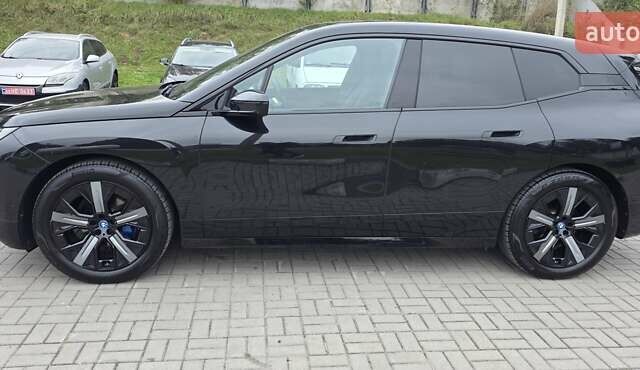 Черный БМВ iX, объемом двигателя 0 л и пробегом 98 тыс. км за 58800 $, фото 40 на Automoto.ua