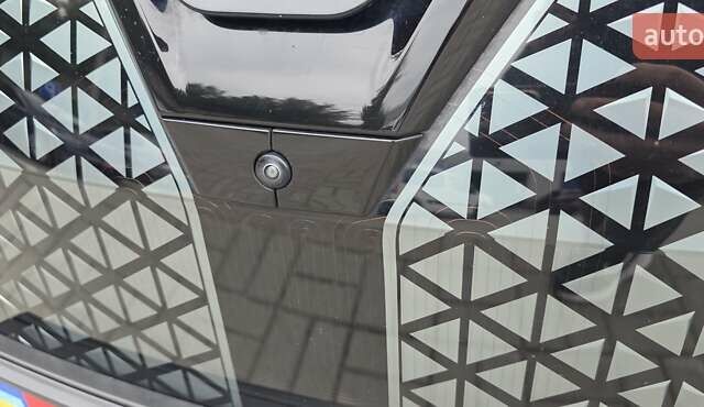 Черный БМВ iX, объемом двигателя 0 л и пробегом 98 тыс. км за 58800 $, фото 47 на Automoto.ua