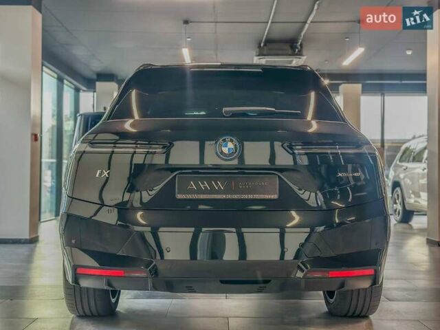 Черный БМВ iX, объемом двигателя 0 л и пробегом 62 тыс. км за 60390 $, фото 48 на Automoto.ua