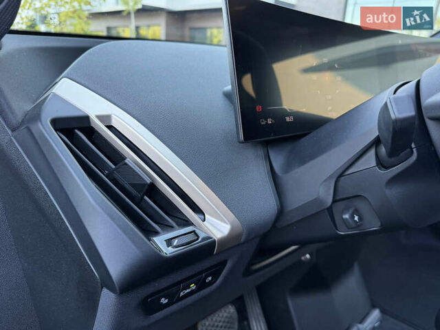 Черный БМВ iX, объемом двигателя 0 л и пробегом 72 тыс. км за 48500 $, фото 78 на Automoto.ua