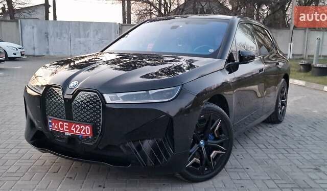 Черный БМВ iX, объемом двигателя 0 л и пробегом 48 тыс. км за 64999 $, фото 55 на Automoto.ua