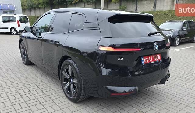 Черный БМВ iX, объемом двигателя 0 л и пробегом 98 тыс. км за 58800 $, фото 33 на Automoto.ua