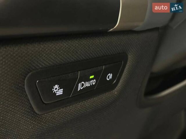 Черный БМВ iX, объемом двигателя 0 л и пробегом 62 тыс. км за 60390 $, фото 18 на Automoto.ua