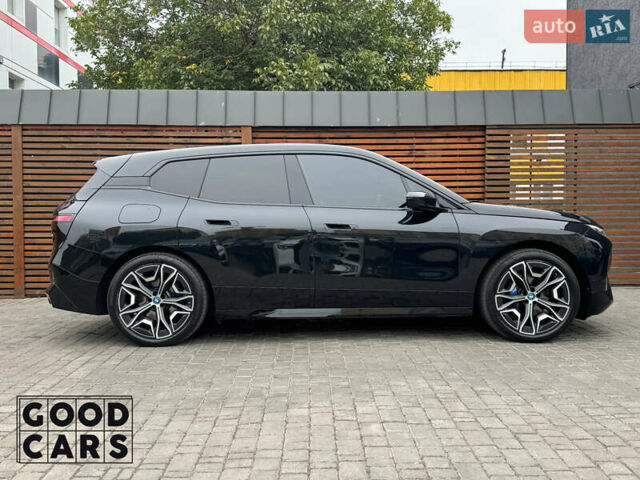 Черный БМВ iX, объемом двигателя 0 л и пробегом 38 тыс. км за 72000 $, фото 7 на Automoto.ua