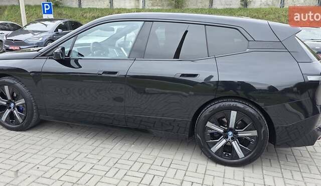 Черный БМВ iX, объемом двигателя 0 л и пробегом 98 тыс. км за 58800 $, фото 37 на Automoto.ua