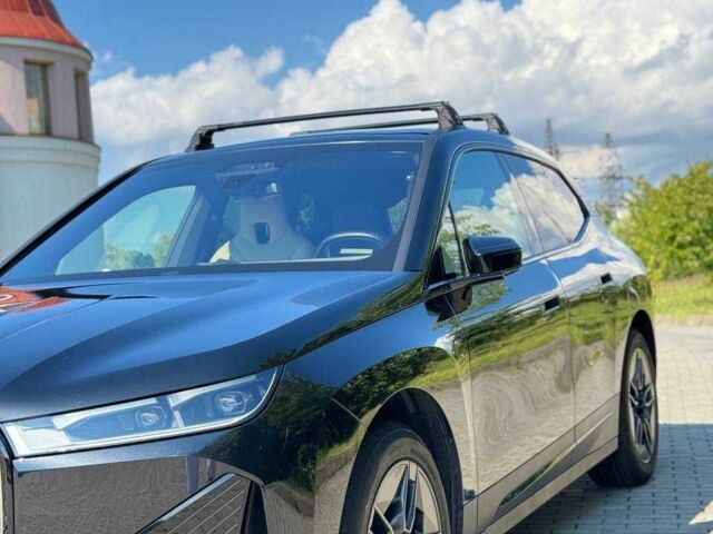 Черный БМВ iX, объемом двигателя 0 л и пробегом 59 тыс. км за 52500 $, фото 2 на Automoto.ua