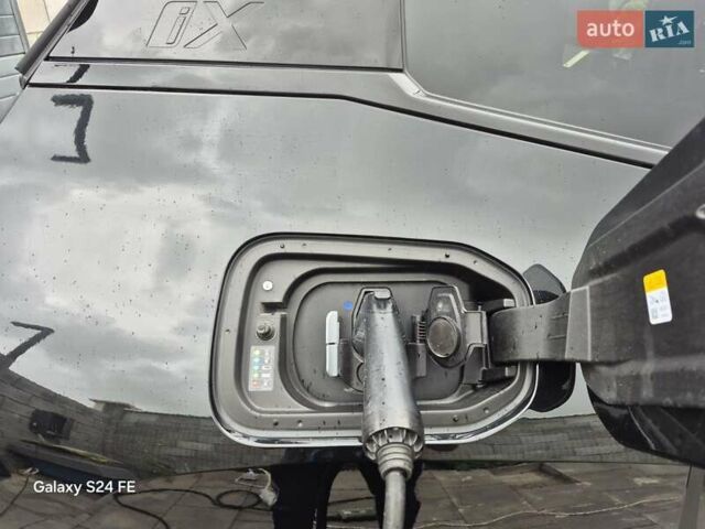 Черный БМВ iX, объемом двигателя 0 л и пробегом 15 тыс. км за 56300 $, фото 19 на Automoto.ua