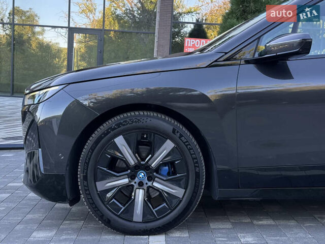 Черный БМВ iX, объемом двигателя 0 л и пробегом 72 тыс. км за 48500 $, фото 9 на Automoto.ua