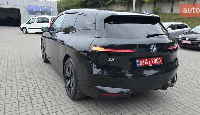 Черный БМВ iX, объемом двигателя 0 л и пробегом 98 тыс. км за 58800 $, фото 32 на Automoto.ua