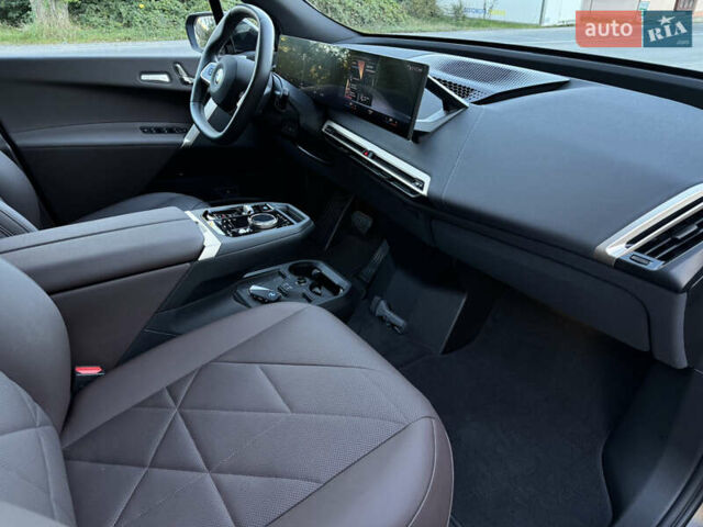 Черный БМВ iX, объемом двигателя 0 л и пробегом 72 тыс. км за 48500 $, фото 32 на Automoto.ua