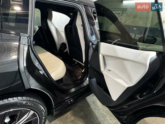 Черный БМВ iX, объемом двигателя 0 л и пробегом 27 тыс. км за 58500 $, фото 44 на Automoto.ua