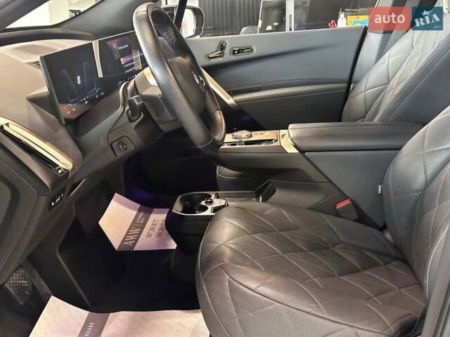 Черный БМВ iX, объемом двигателя 0 л и пробегом 62 тыс. км за 60390 $, фото 17 на Automoto.ua