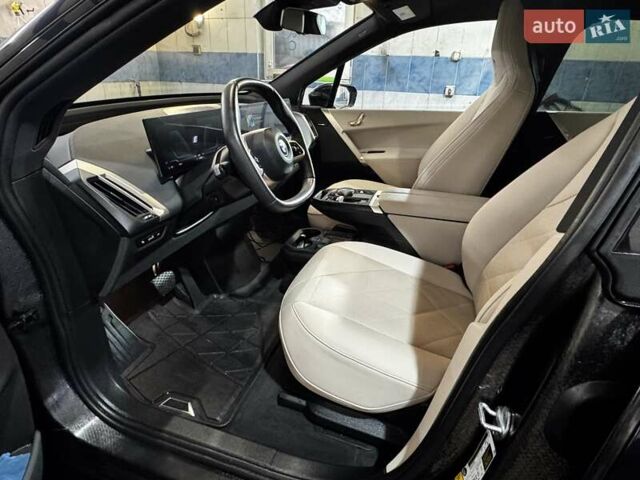 Черный БМВ iX, объемом двигателя 0 л и пробегом 27 тыс. км за 58500 $, фото 52 на Automoto.ua