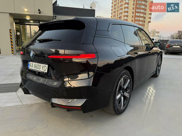 Черный БМВ iX, объемом двигателя 0 л и пробегом 19 тыс. км за 54800 $, фото 4 на Automoto.ua