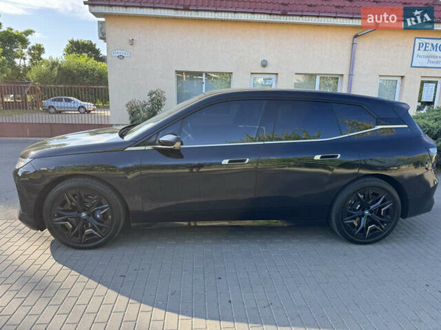 Черный БМВ iX, объемом двигателя 0 л и пробегом 5 тыс. км за 93532 $, фото 2 на Automoto.ua