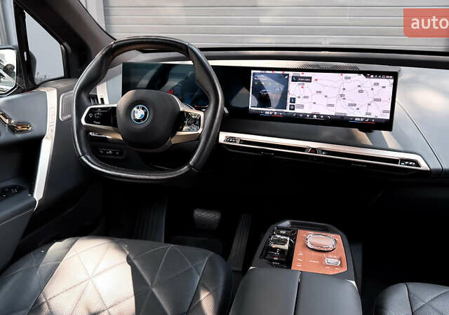 Чорний БМВ iX, об'ємом двигуна 0 л та пробігом 30 тис. км за 99900 $, фото 5 на Automoto.ua