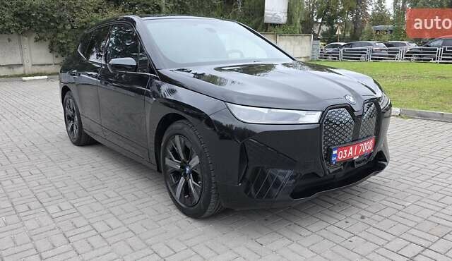 Черный БМВ iX, объемом двигателя 0 л и пробегом 98 тыс. км за 58800 $, фото 11 на Automoto.ua