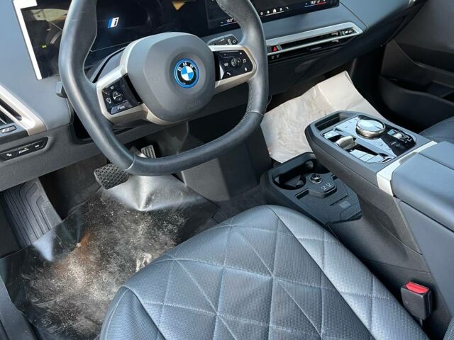 Черный БМВ iX, объемом двигателя 0 л и пробегом 14 тыс. км за 67300 $, фото 9 на Automoto.ua
