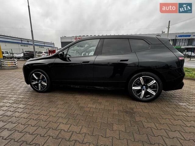 Черный БМВ iX, объемом двигателя 0 л и пробегом 27 тыс. км за 58500 $, фото 7 на Automoto.ua