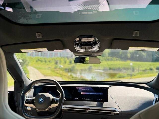 Черный БМВ iX, объемом двигателя 0 л и пробегом 59 тыс. км за 52500 $, фото 7 на Automoto.ua