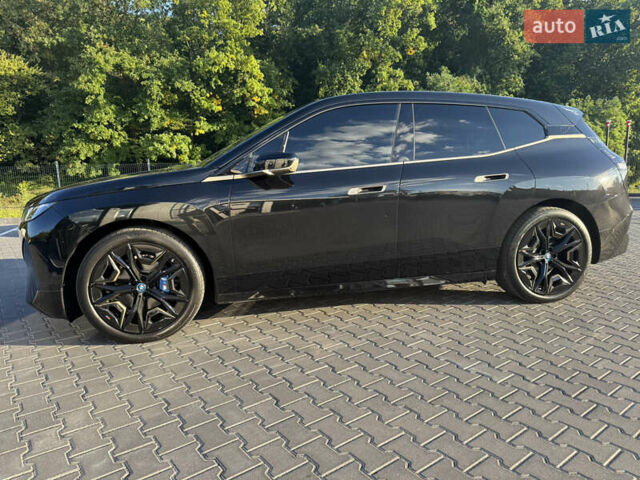 Черный БМВ iX, объемом двигателя 0 л и пробегом 6 тыс. км за 92000 $, фото 8 на Automoto.ua