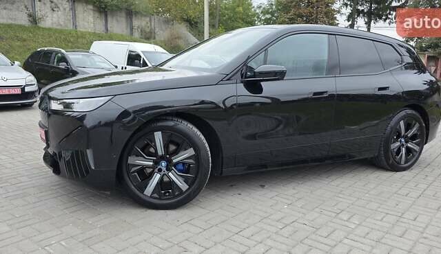 Черный БМВ iX, объемом двигателя 0 л и пробегом 98 тыс. км за 58800 $, фото 61 на Automoto.ua