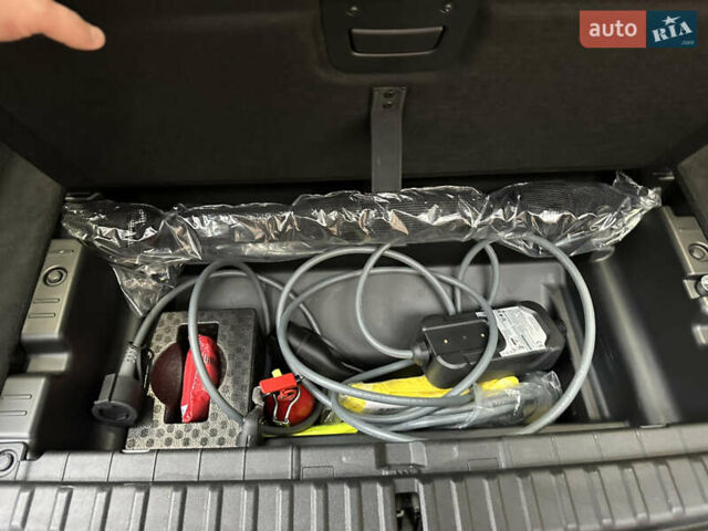Чорний БМВ iX, об'ємом двигуна 0 л та пробігом 77 тис. км за 75900 $, фото 33 на Automoto.ua
